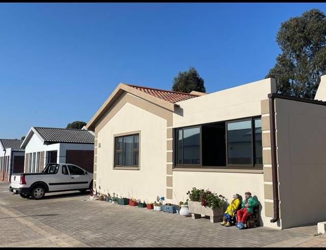 3 BEDROOM HOUSE FOR SALE IN ALBERTINIA